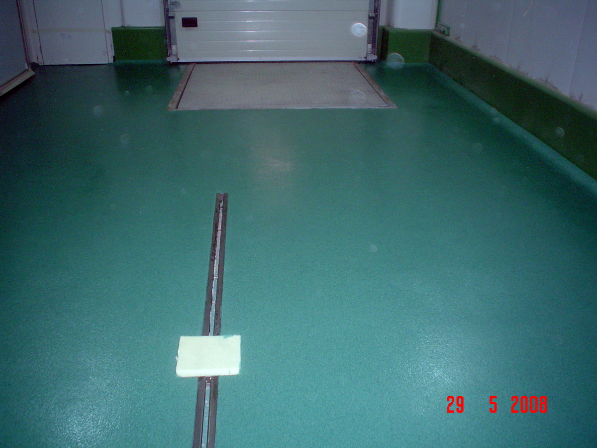 MULTICAPA CUARZO COLOR CON RODAPIÉ