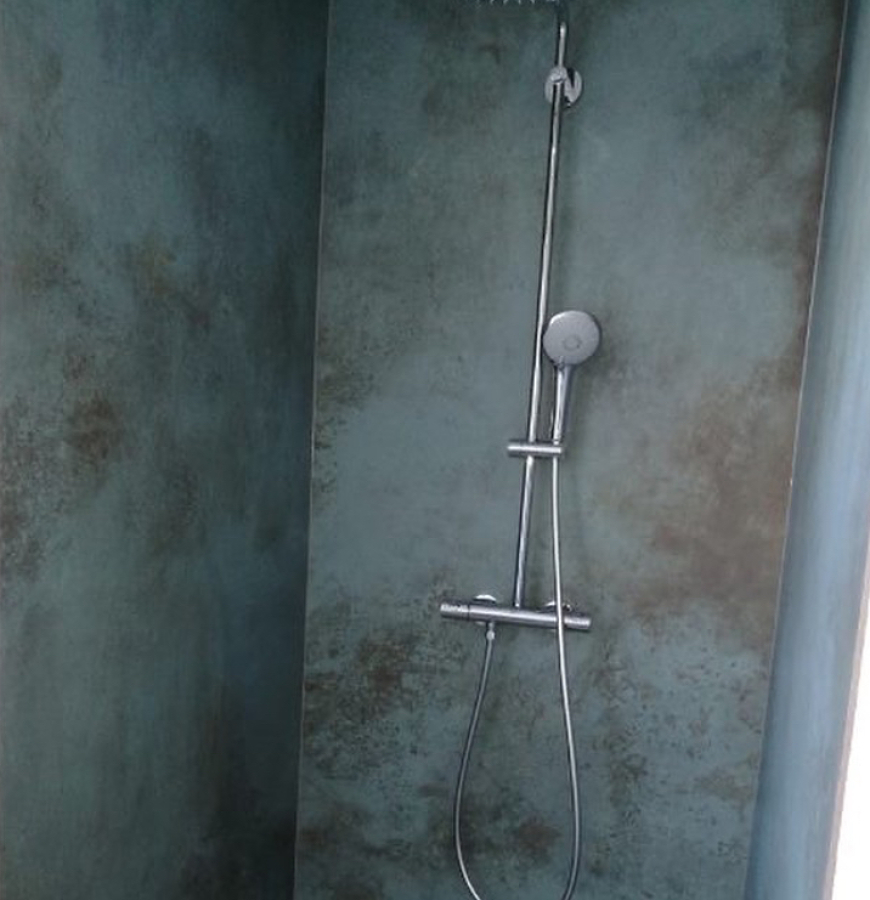 Ducha microcemento oxido cobre