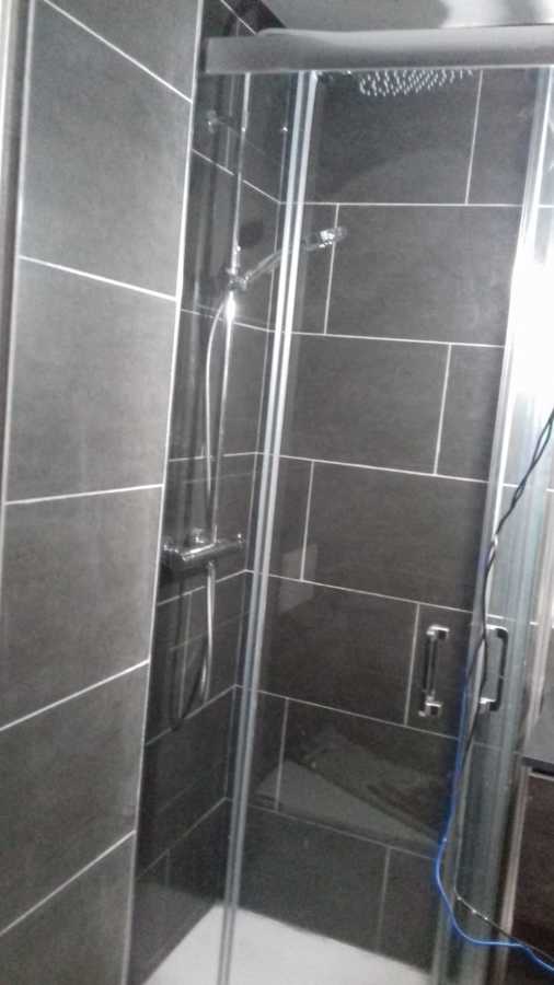 Instalación de Plato de Ducha en Reforma de Baño