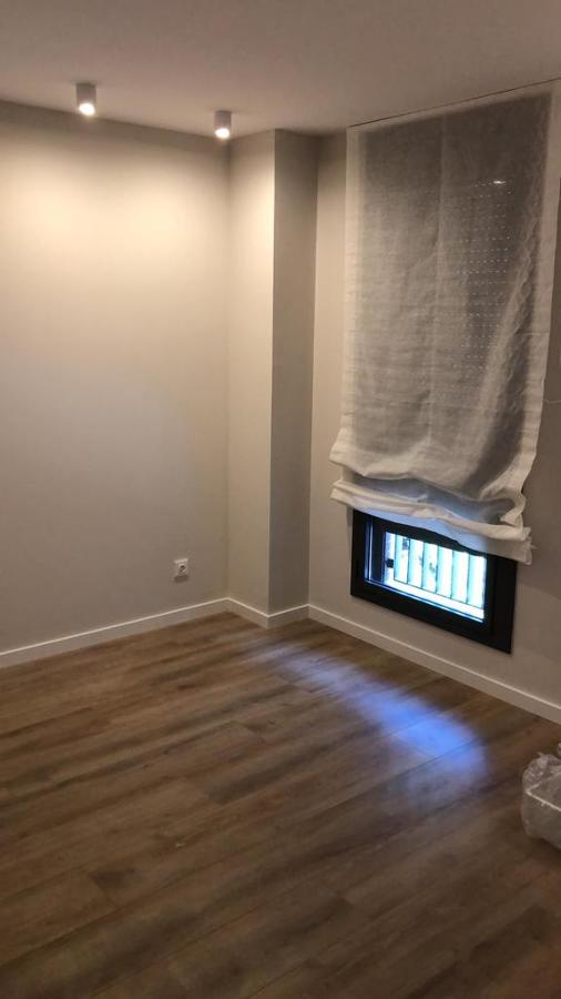 Proyecto iluminación, pintura instalaciones de cortinas, tele