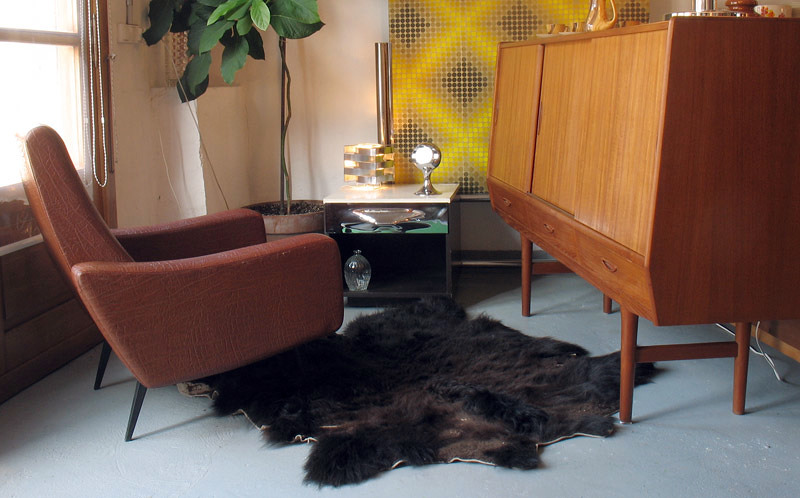 Babia bazar vintage:: una imagen de la tienda en Abril de 2012 