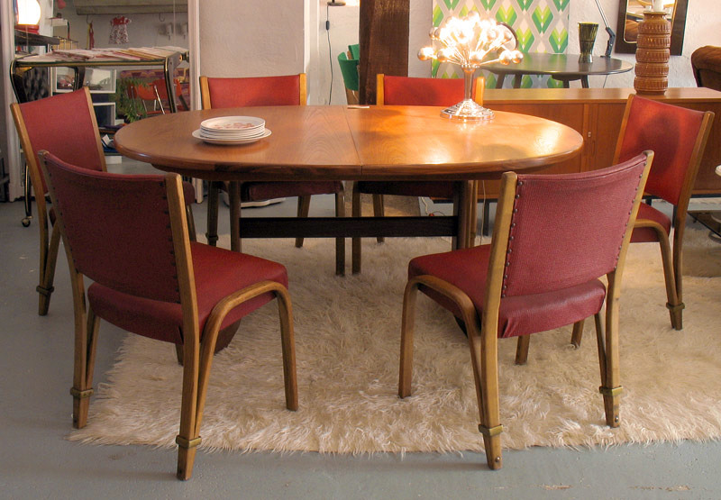 Babia bazar vintage:: una imagen de la tienda en Abril de 2012 