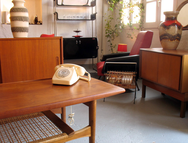 Babia bazar vintage:: una imagen de la tienda en Abril de 2012 