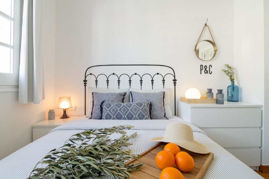 Dormitorio | Bajo Costa Brava | by Carmela Cebrián