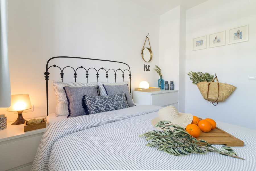 Dormitorio | Bajo Costa Brava | by Carmela Cebrián