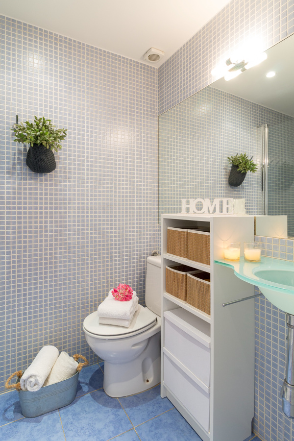 Baño | Bajo Costa Brava | by Carmela Cebrián