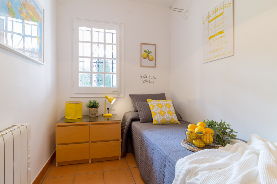 Dormitorio | Bajo Costa Brava | by Carmela Cebrián