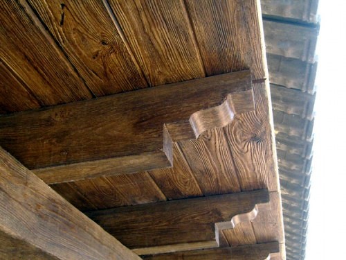 Balcon  en hormigon,  simulando la tipica madera.