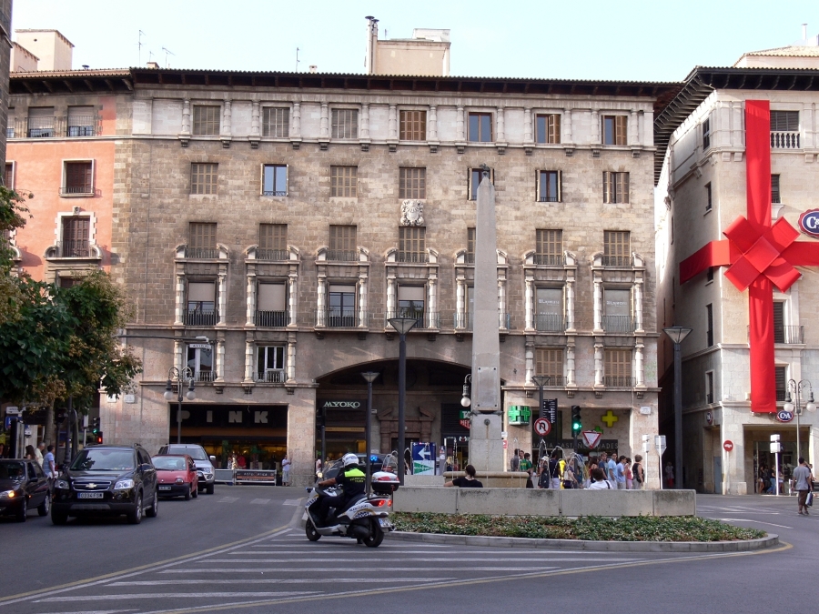 BANCA MORGAN STANLEY, PLAZA JOAN CARLES I (PALMA)