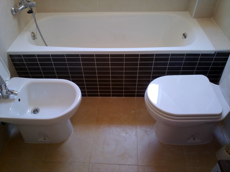 BAÑERA CON CERÁMICA PRECORTE