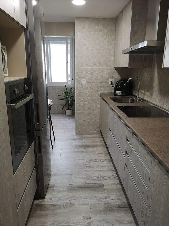 COCINA EN TONOS CLAROS PRECIOSA