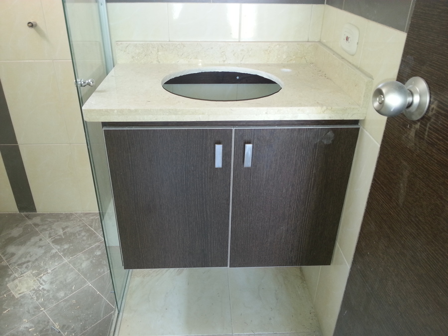 Mueble baño con encimera en marmol