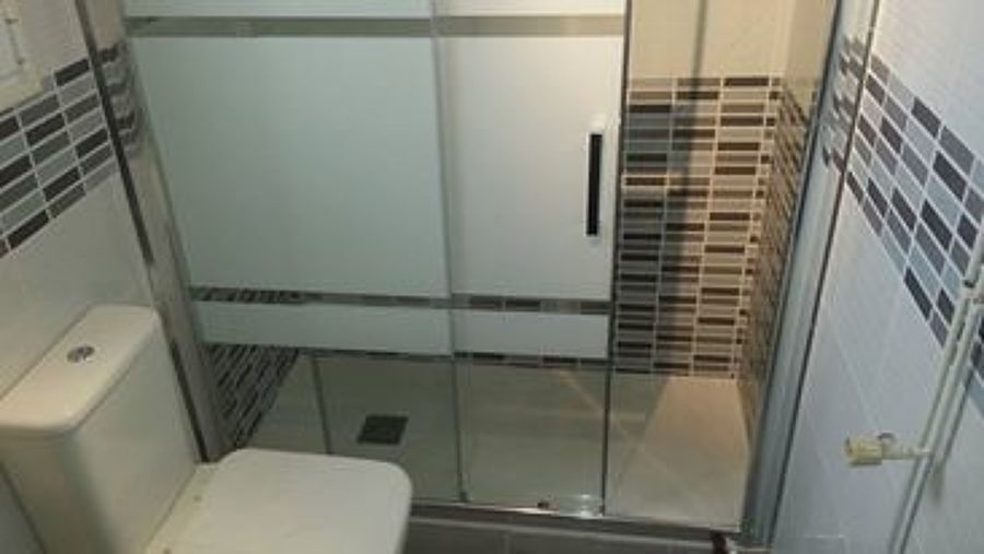 terminada parte de plato de ducha