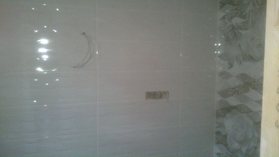 BAÑO A 3 COLORES MODERNO 