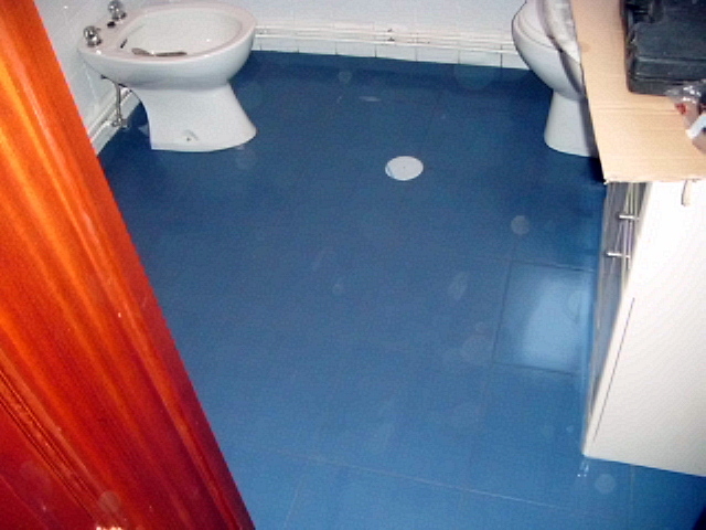 baño azul