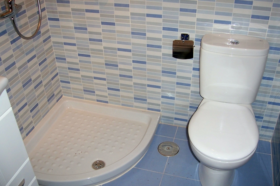 Baño azul