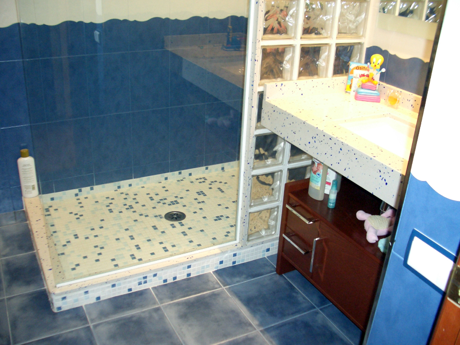 Baño con ducha de obra