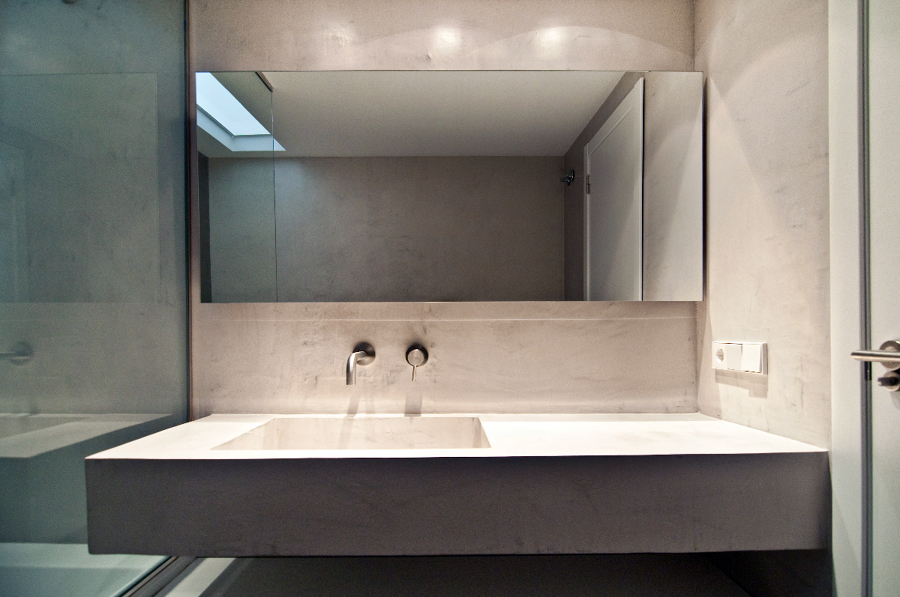 baño de microcemento