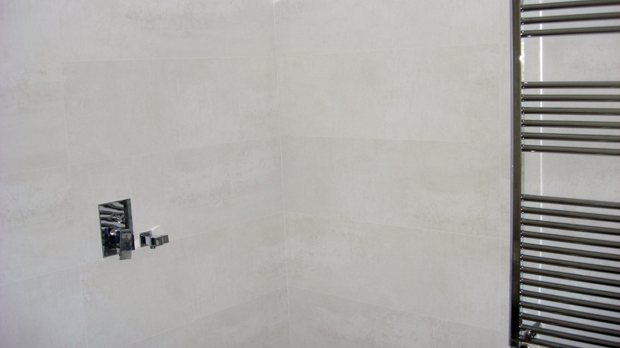Baño de porcelanosa baldosa de 100x40 cm