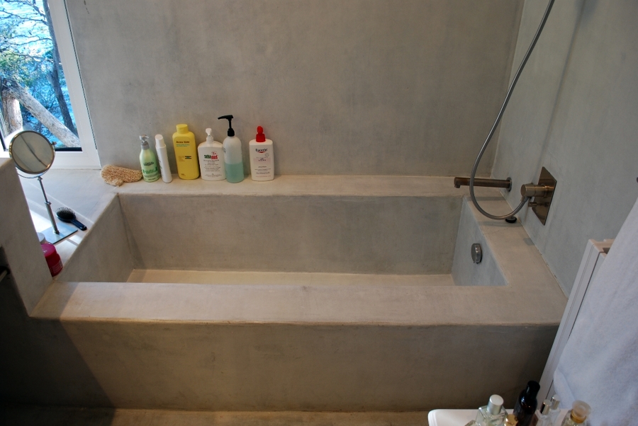 baño de una casa en la costa 