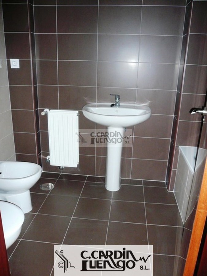 Baño de viviendas Edificios Alisos- Gijón 