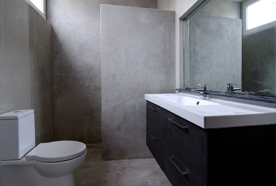 Cuarto de baño en Microcemento gris