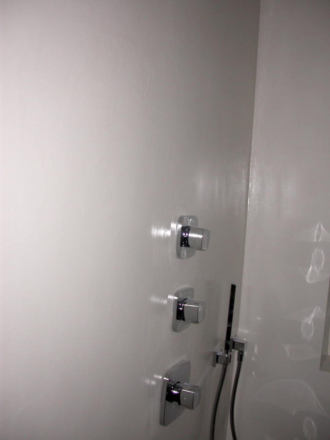 Baño microcemento blanco