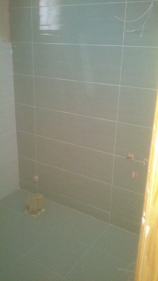 BAÑO MODERNO A 2 COLORES 