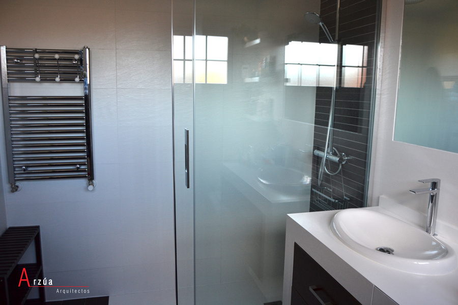 Arzúa Arquitectos: Reforma baño