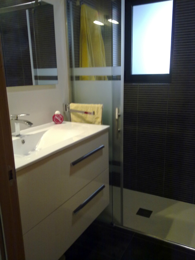 BAÑOS RECONSTRUMAT S.L. MUEBLES