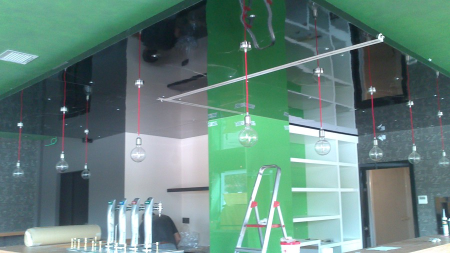 bar eskinazo. fabricado en formica.