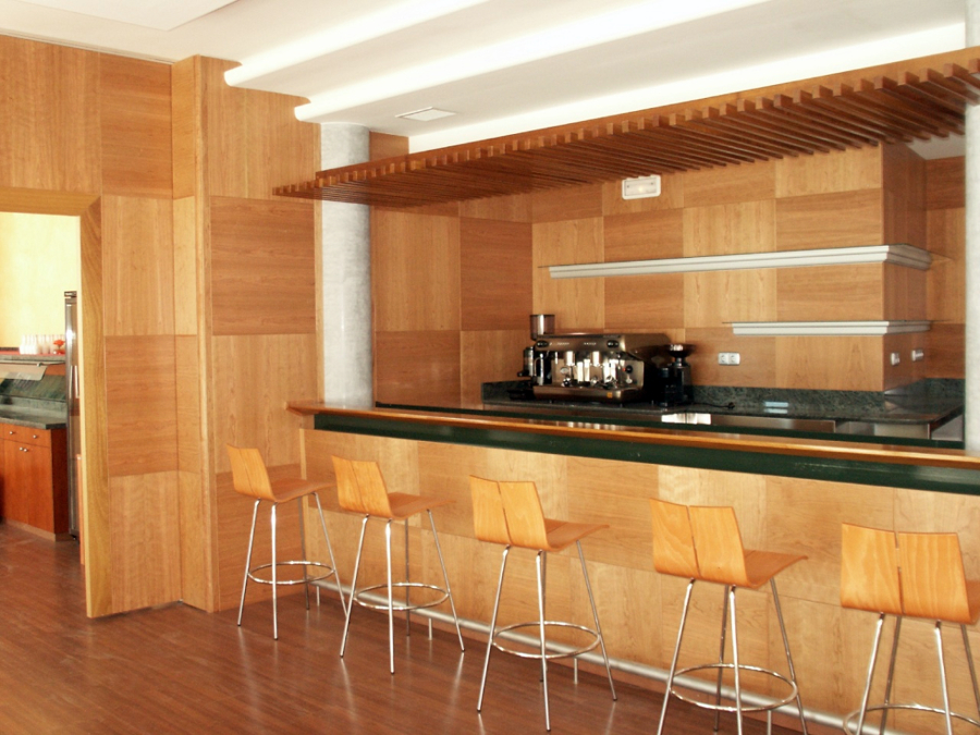 Bar Hotel fusta xapa cirerer