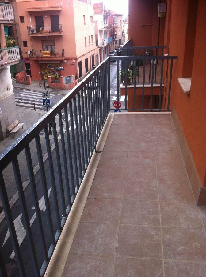 BARANDA SENCILLA DE BALCÓN ( GALVANIZADO )