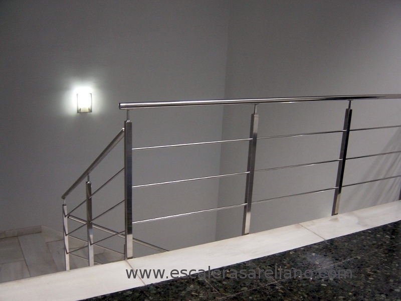 Barandilla de acero inoxidable en horizontal. 