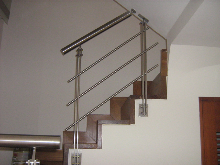 Barandilla escaleres subida al altillo 