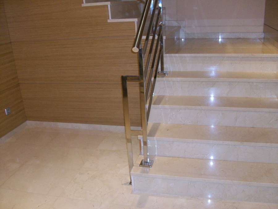 BARANDILLA FABRICADA EN ACERO INOXIDABLE