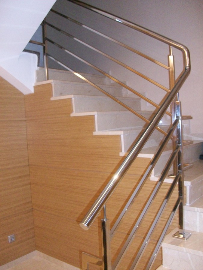 BARANDILLA FABRICADA EN ACERO INOXIDABLE