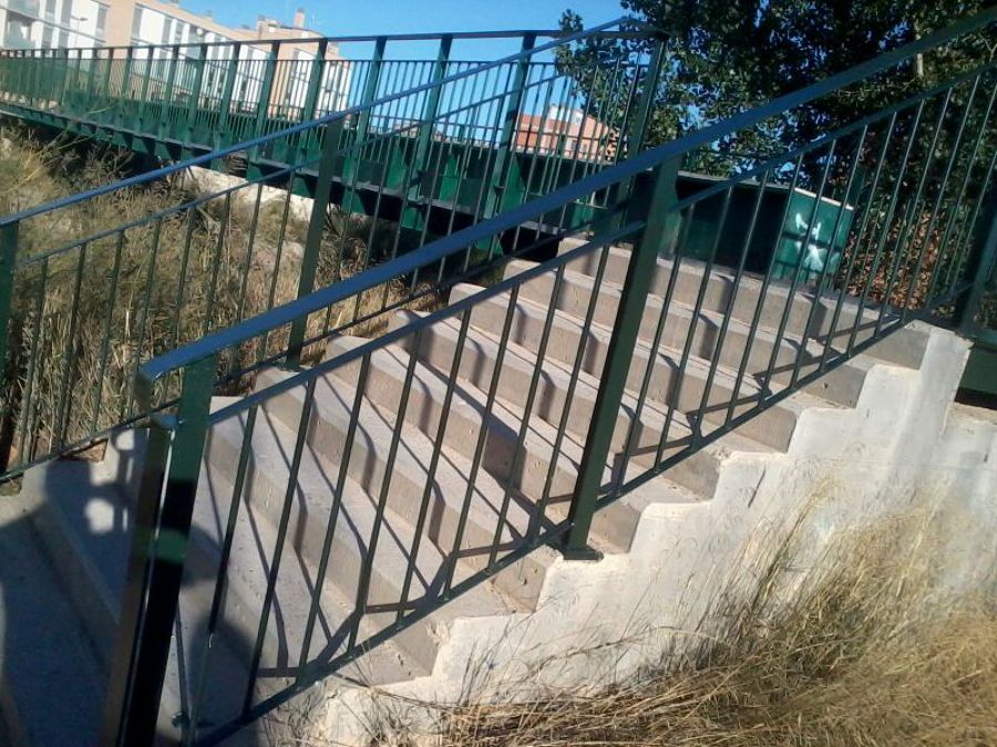 Barandilla para puente peatonal.