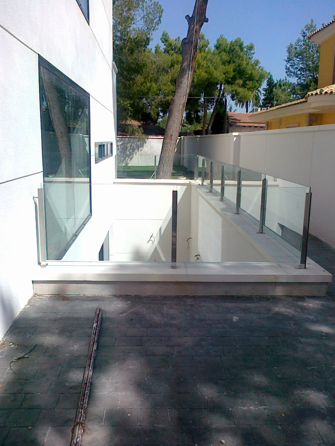 barandillas de acero y vidrio seguridad al aire