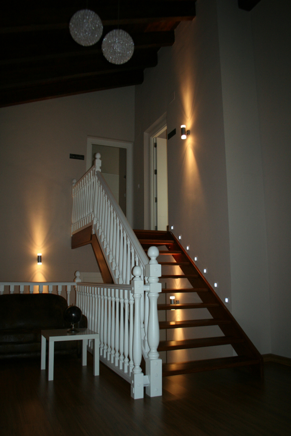 barandillas y escalera en hotel con encanto