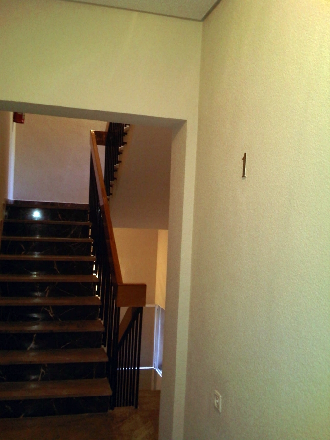 barnizado de pasamano 