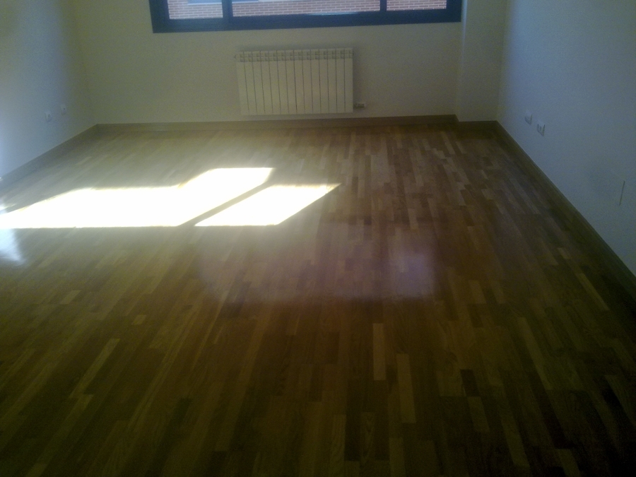 Barnizado parquet  flotante