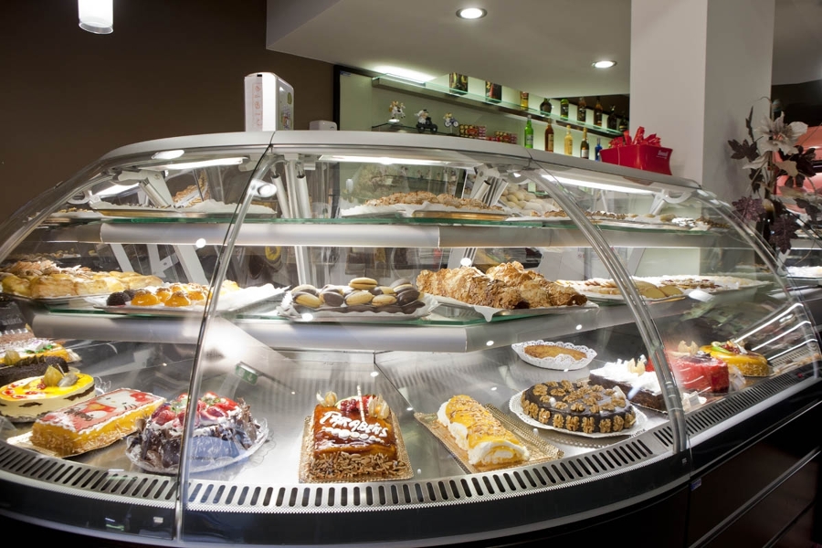 Barras y vitrinas expositoras refrigeradas