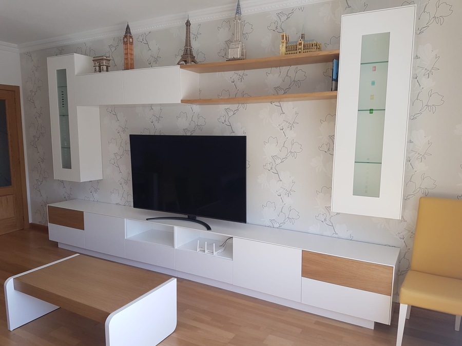 MUEBLE DE SALÓN EN LACADO BLANCO