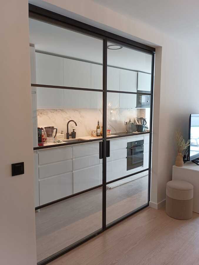 PUERTA CORREDERA DE VIDRIO