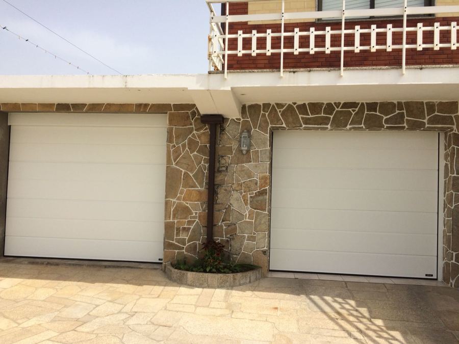 Puerta Seccional Unicanal Blanca