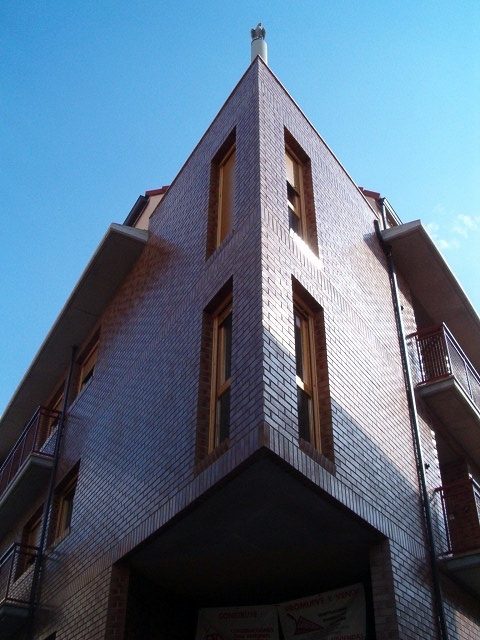 BLOQUE DE 11 VIVIENDAS