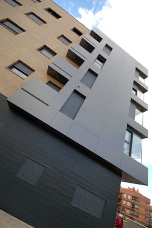 Bloque de 13 viviendas