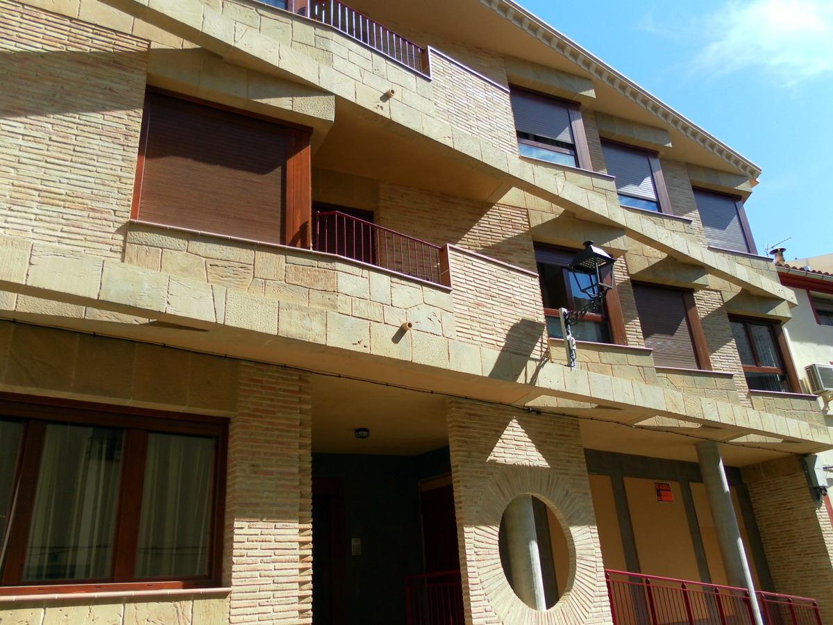 BLOQUE DE 9 VIVIENDAS