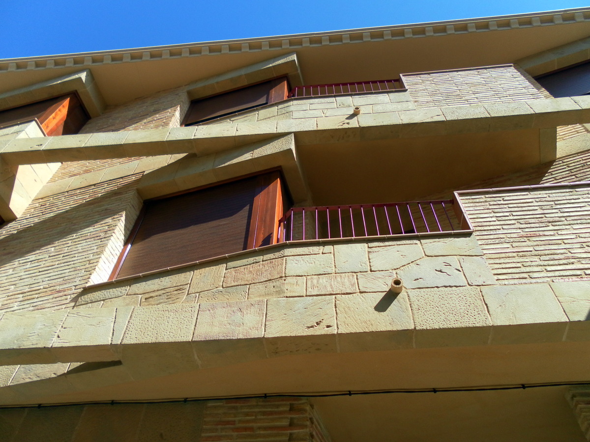 BLOQUE DE 9 VIVIENDAS